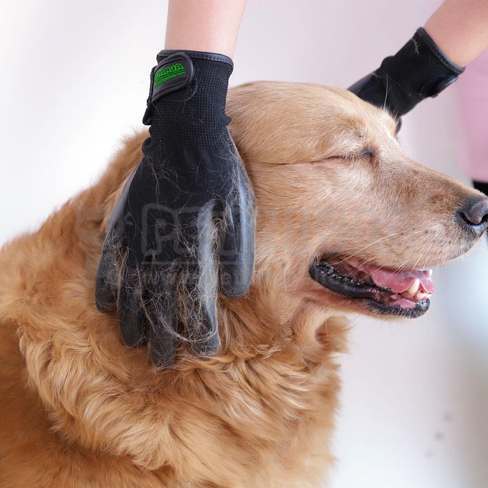 Patent Pet Shedding Grooming Gloves for Cats, Dogs & Horses (One Pair)